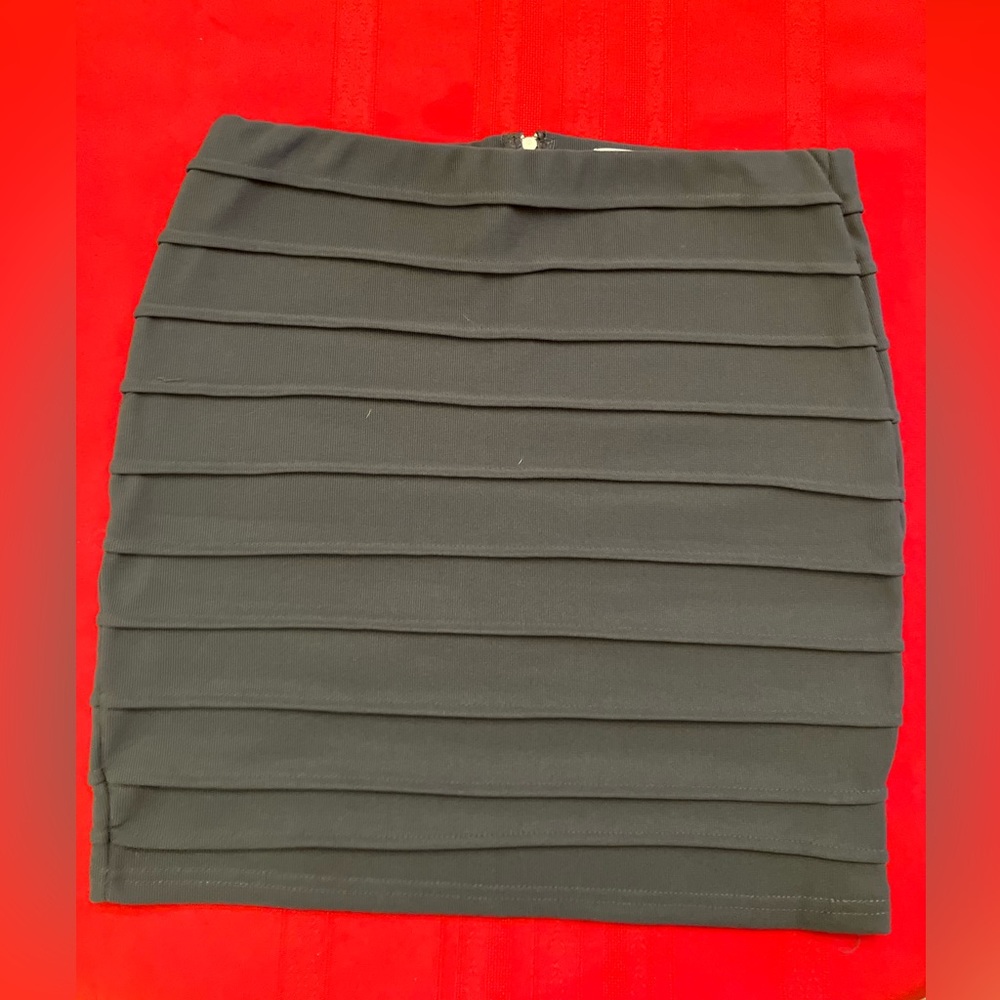 Women’s Tiered Ruffled Business Pencil Skirt